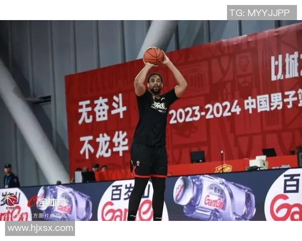 贺希宁：在篮球场上书写传奇人生的年轻力量与奋斗故事